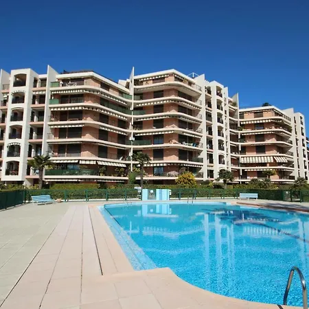 Beau T2 De 62m2 - Acces Golf Et Piscine Apartamento